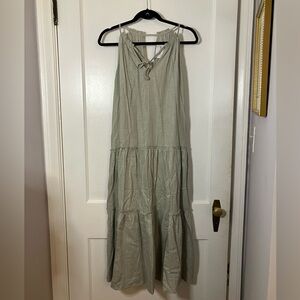 Beigey Gray Sleeveless Flowy Dress